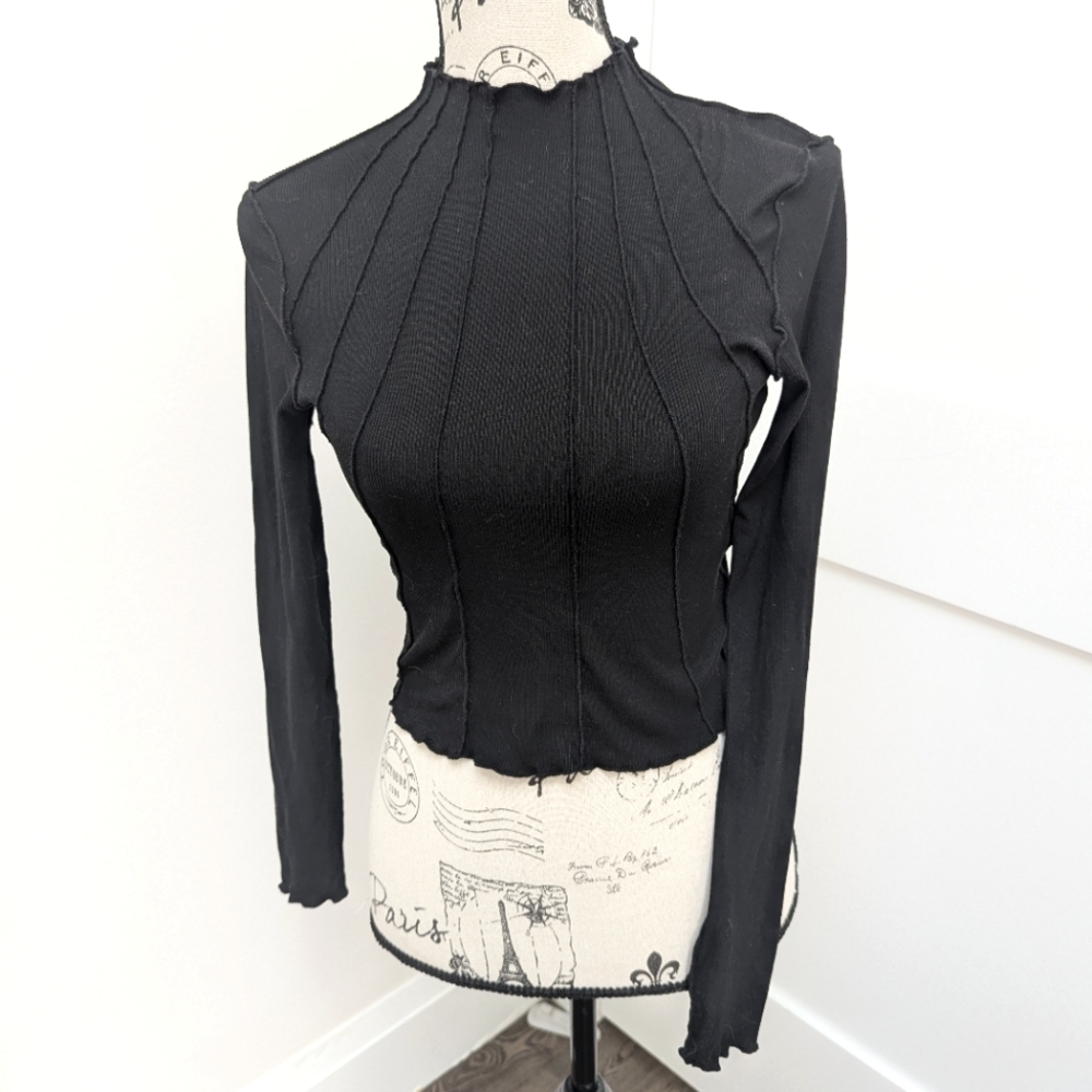 Ardene lettuce trim long-sleeve top